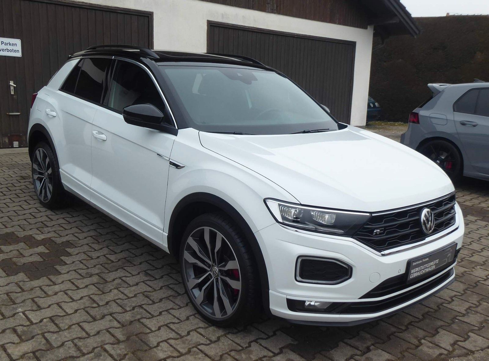 Volkswagen T-Roc Sport R-LINE - Samsaru's Car Outlet