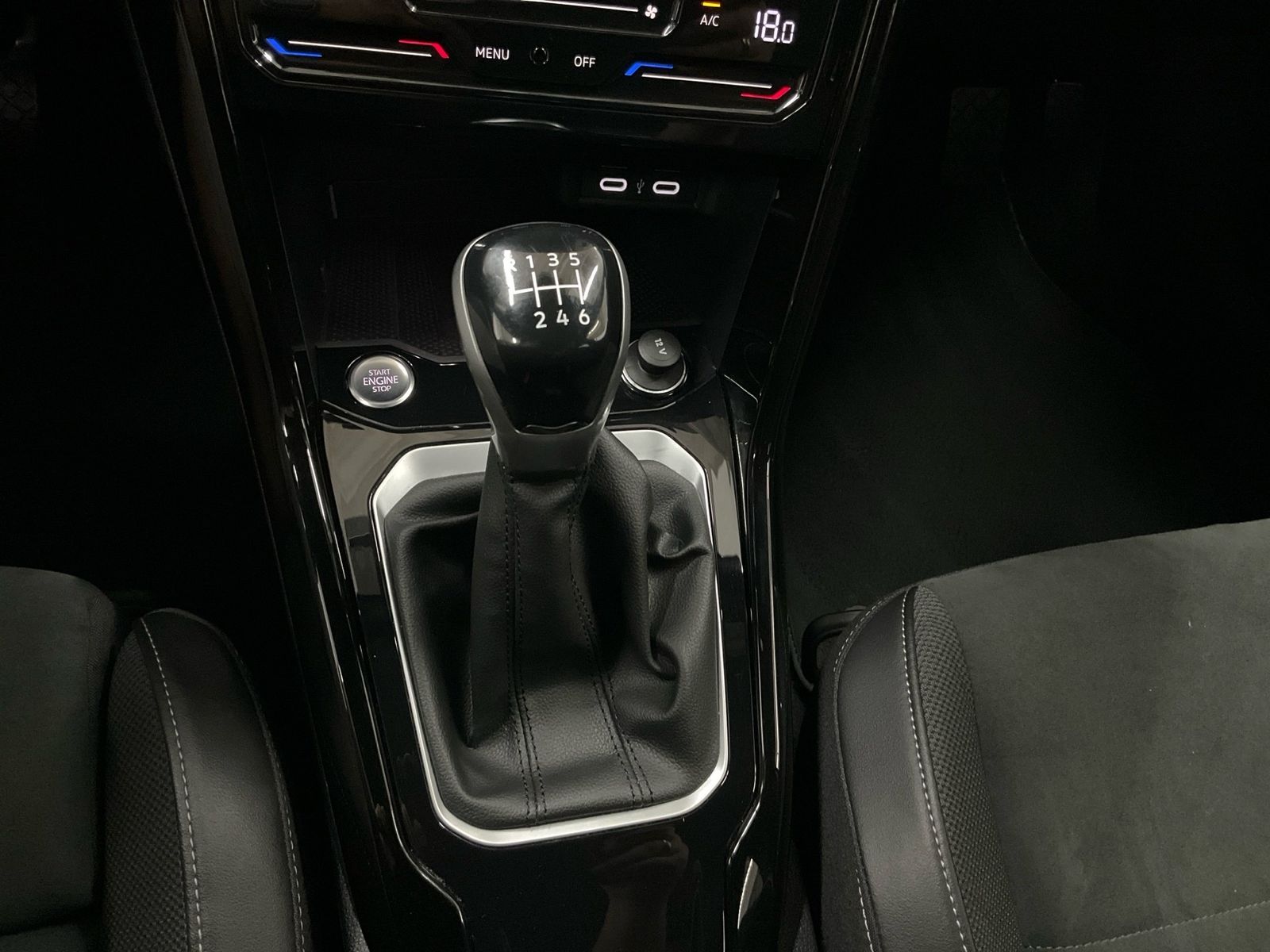 Volkswagen T-Roc STYLE BLACK 2.0TDI - Samsaru's Car Outlet