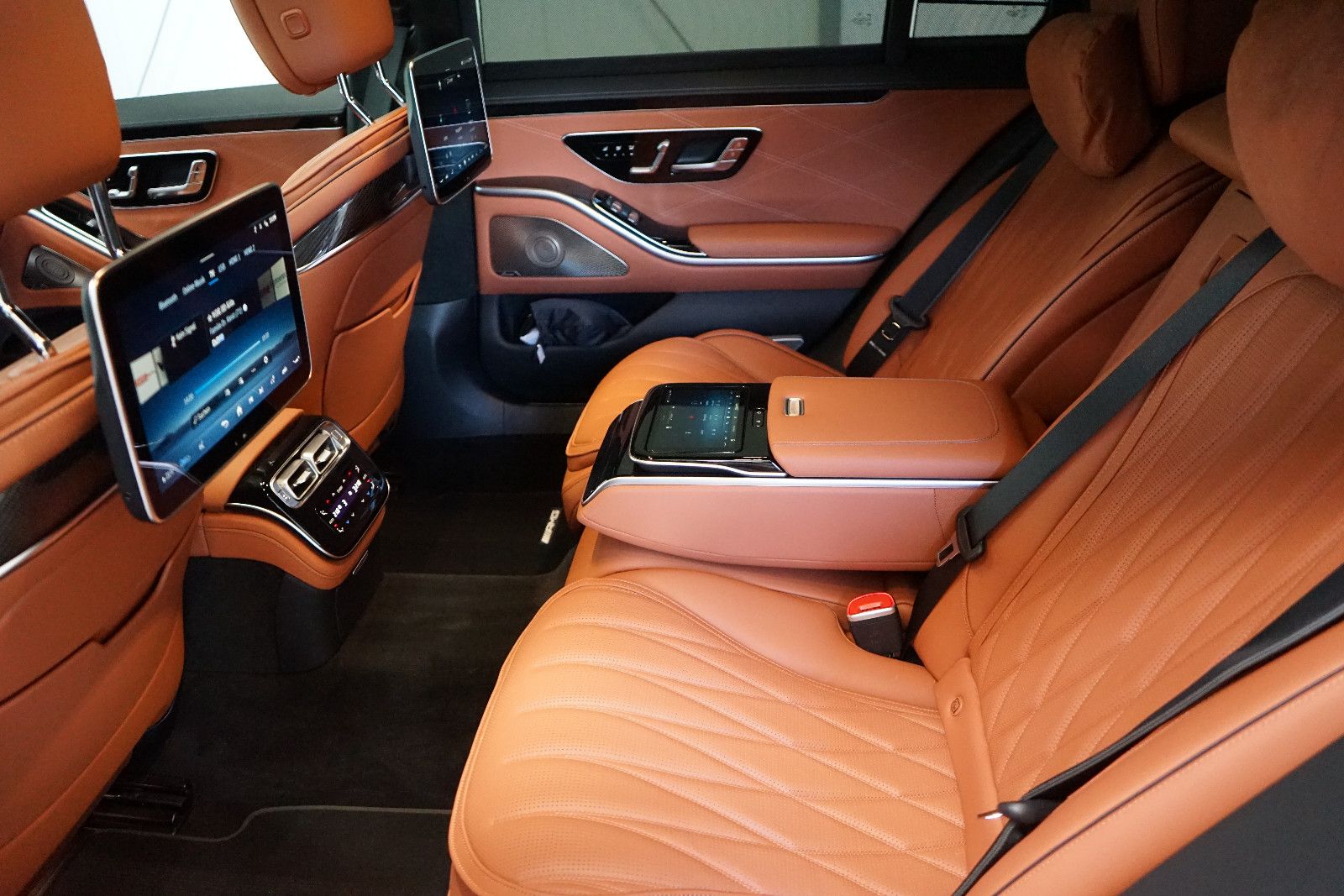 Mercedes-Benz S 63 AMG E-Performance 4M+ L Massage+TV+Panorama