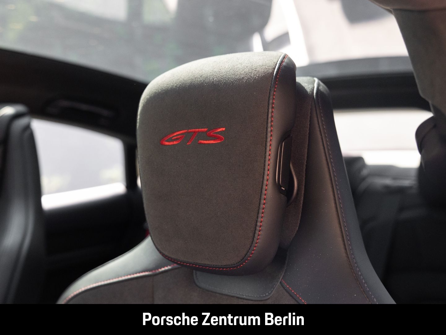 Porsche Taycan GTS HA-Lenkung BOSE 21-Zoll Panoramadach