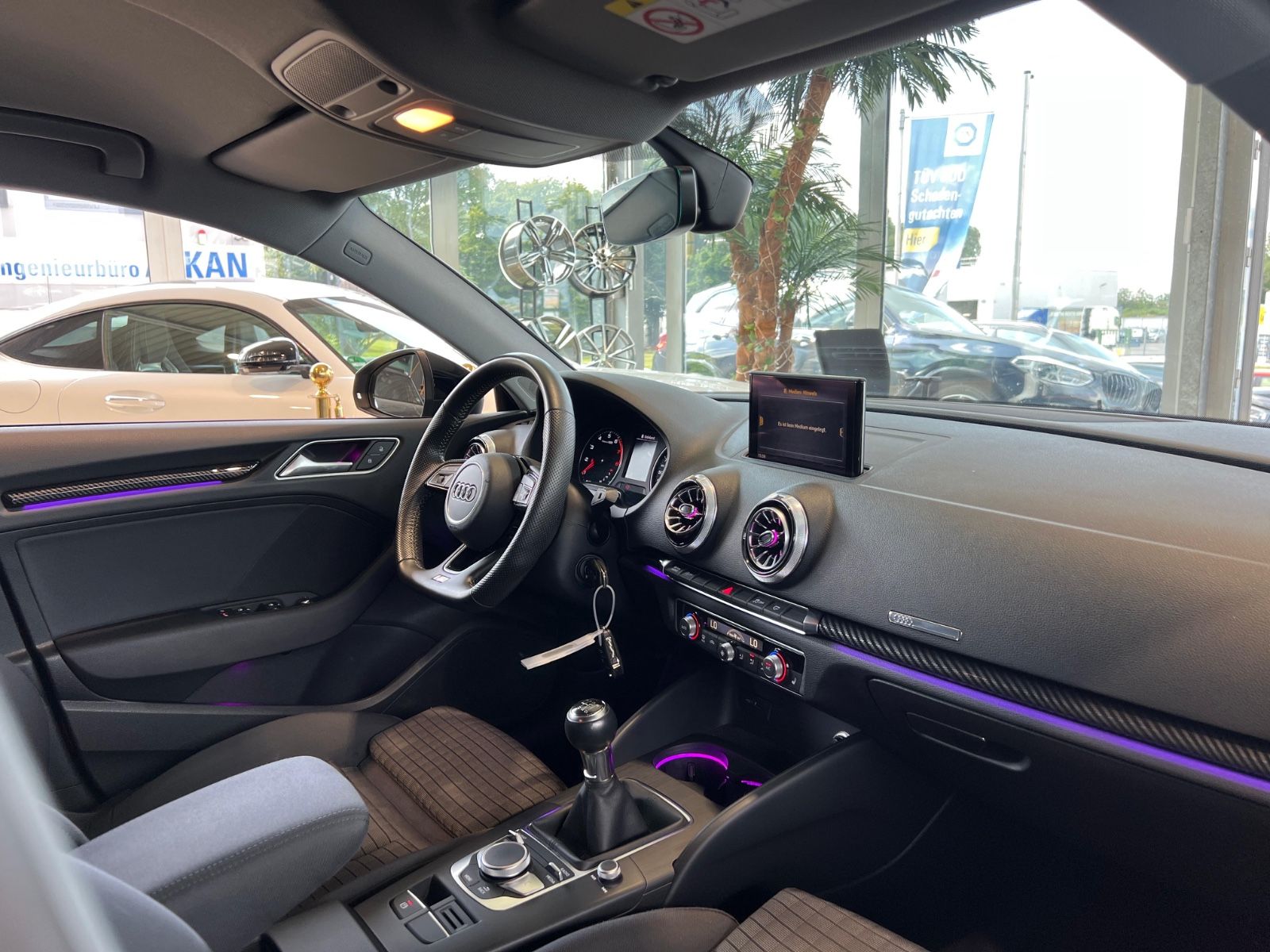 Audi A3 Limousine 30 TFSI S-Line - Samsaru's Car Outlet