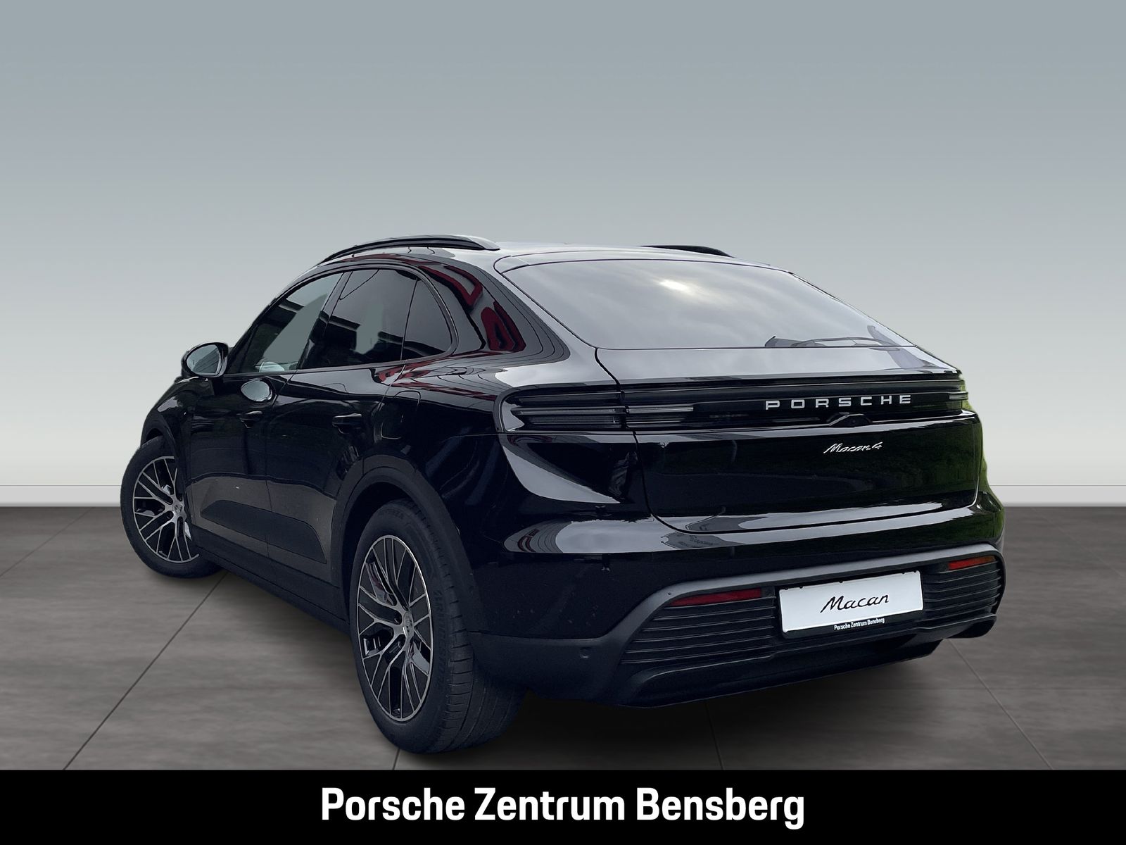 Porsche Macan Electric 4
