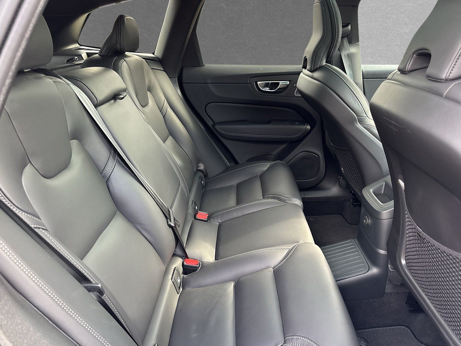 Volvo XC60 Black Edition Plus, T6 AWD Plug-in+ AHK