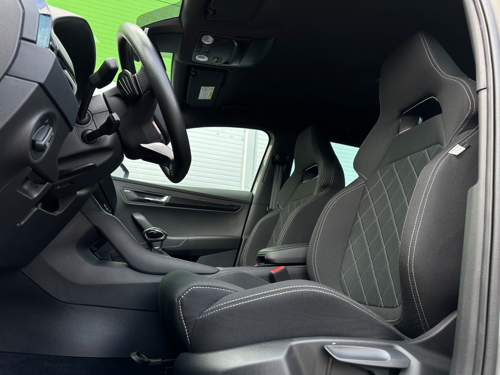 Skoda 150PS DSG Sportline NAVI ACC KAMERA eHK LM19"AHK