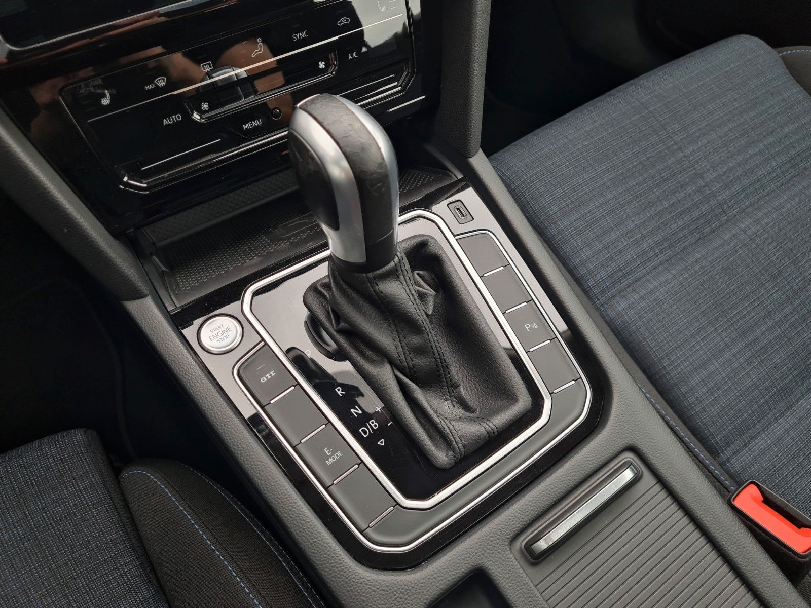 Volkswagen Passat Variant GTE - Samsaru's Car Outlet