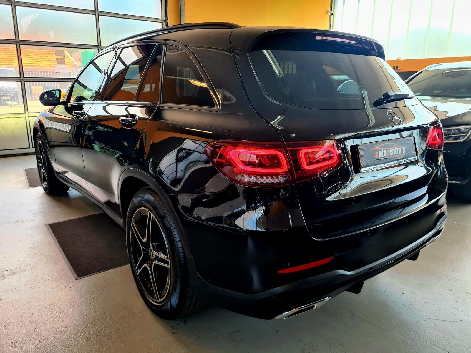 Mercedes-Benz GLC 200 4M AMG Night - Samsaru's Car Outlet