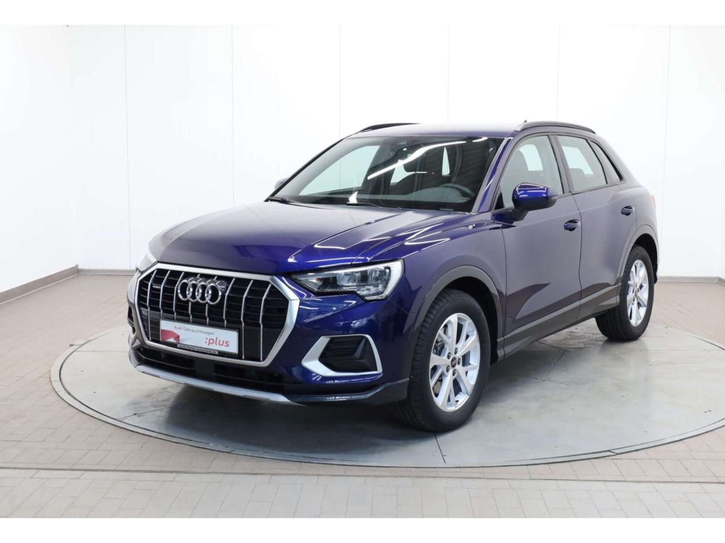 Audi Q3 40 TFSI quattro advanced - Samsaru's Car Outlet