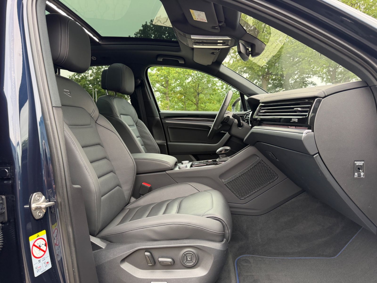 Volkswagen Touareg 3.0 TSI 4Motion R°NACHT°360°AHK°PANO°