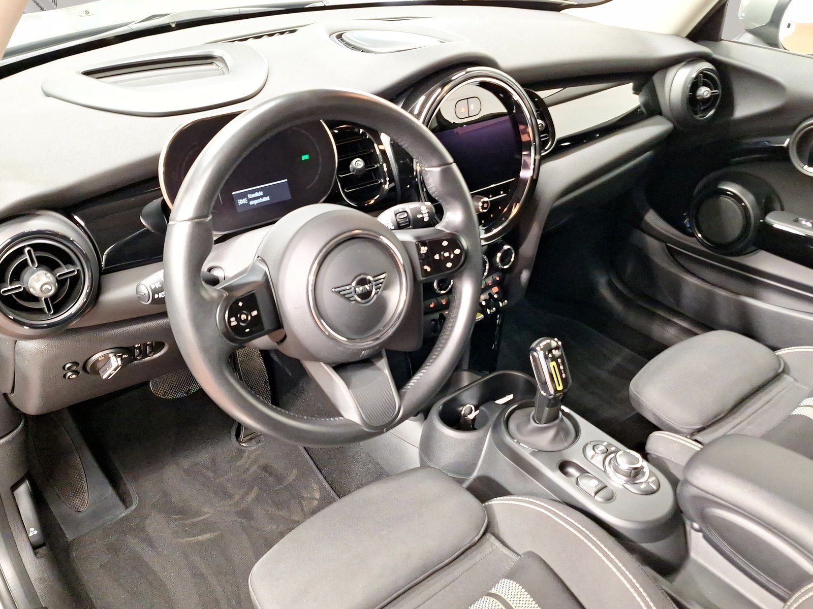 MINI Cooper SE - Samsaru's Car Outlet