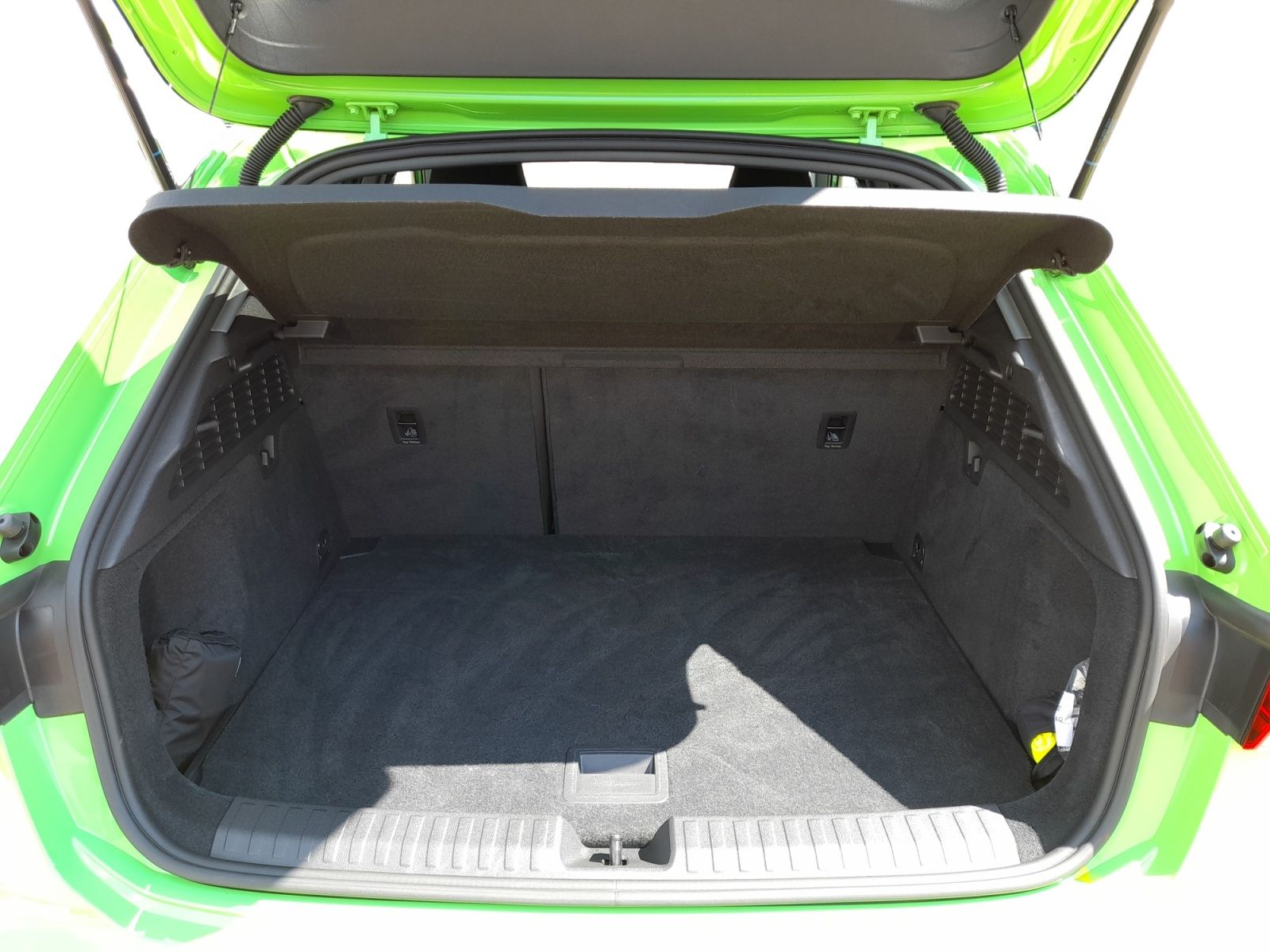 Audi A3 Sportback 45 TFSI S-Line 18'' LED SHZ Tempo