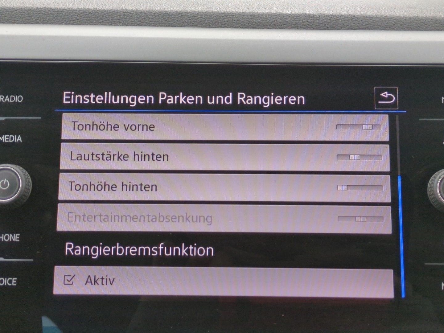 Volkswagen Taigo R-LINE 1.0TSI - Samsaru's Car Outlet