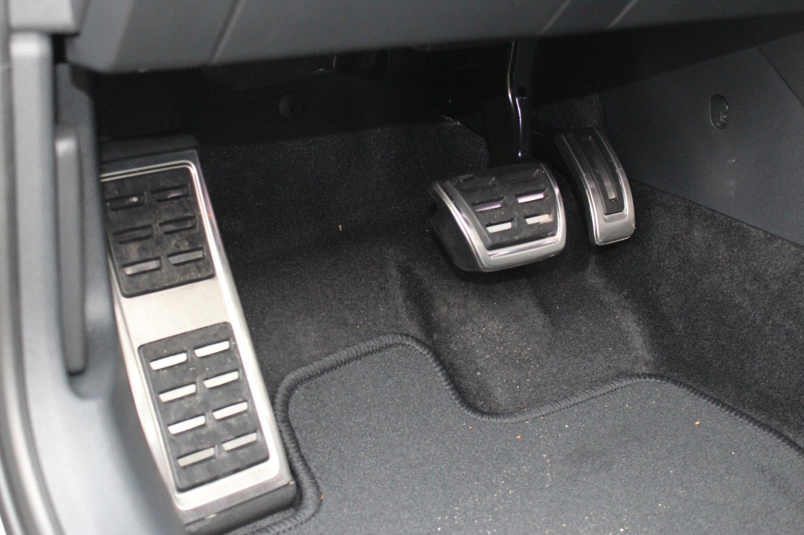 Skoda Octavia Combi RS - Samsaru's Car Outlet
