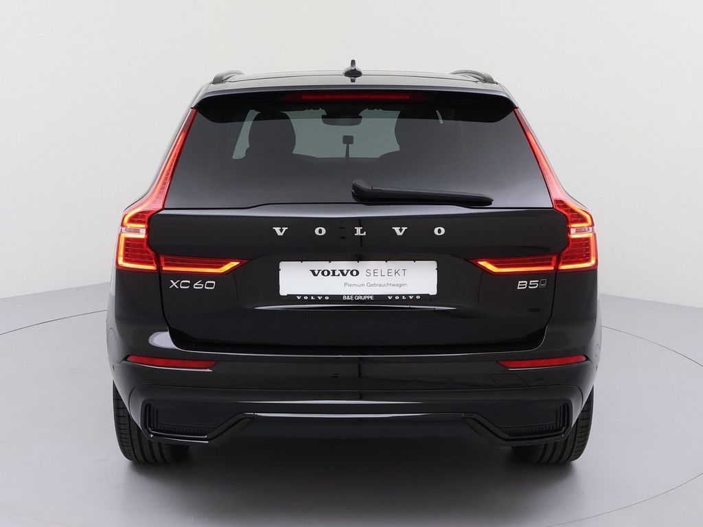 Volvo XC60 B5 AWD Ultra Dark *AHK*21-Zoll*360°*Luft-Fa