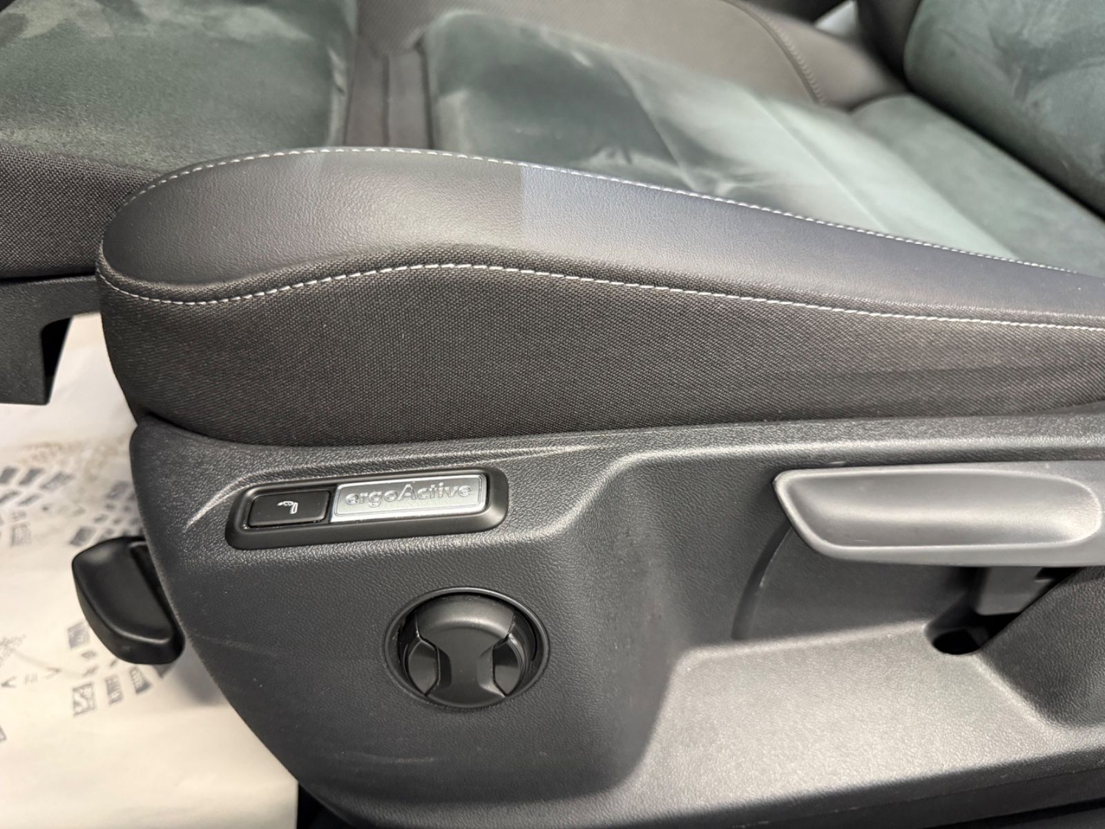 Volkswagen T-Roc 2.0 TDI DSG VirtuCock - Samsaru's Car Outlet