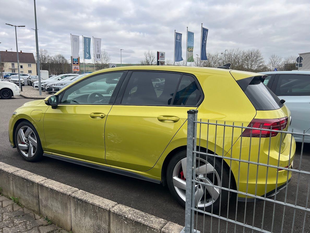 Volkswagen Golf VIII GTE eHybrid - Samsaru's Car Outlet