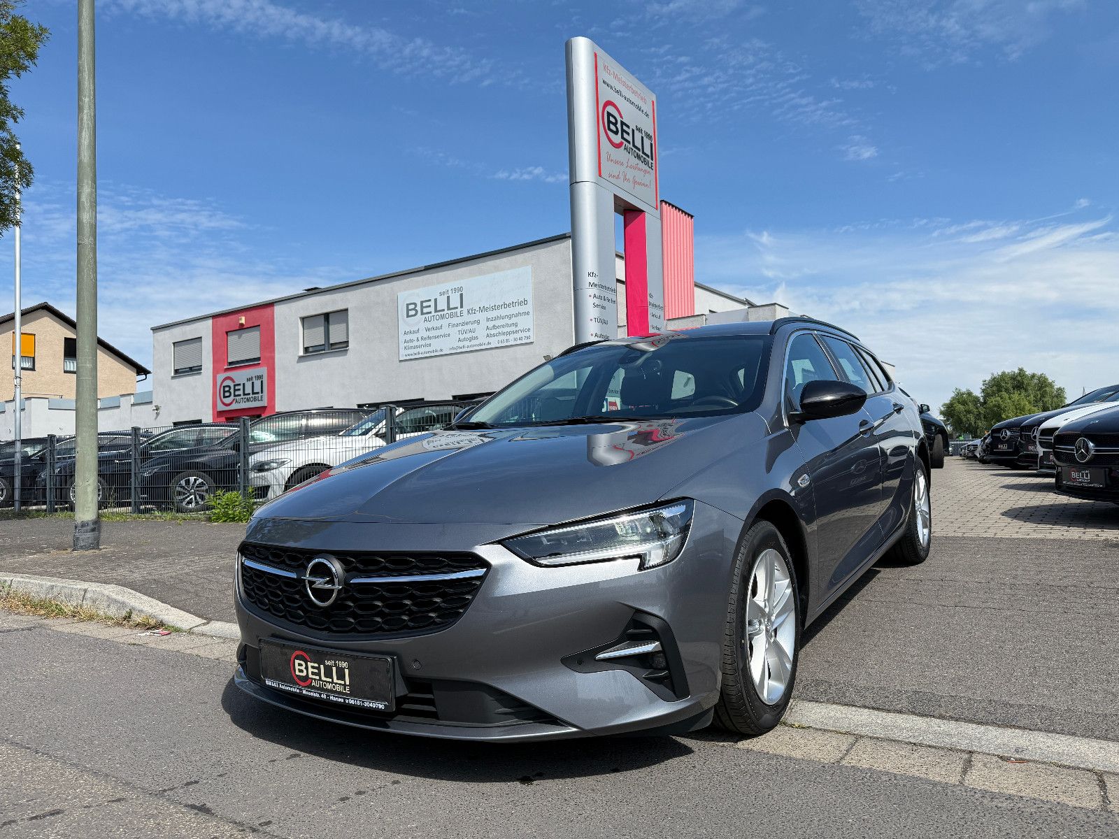 Opel Insignia B Sports Tourer Business - Samsaru's Car Outlet