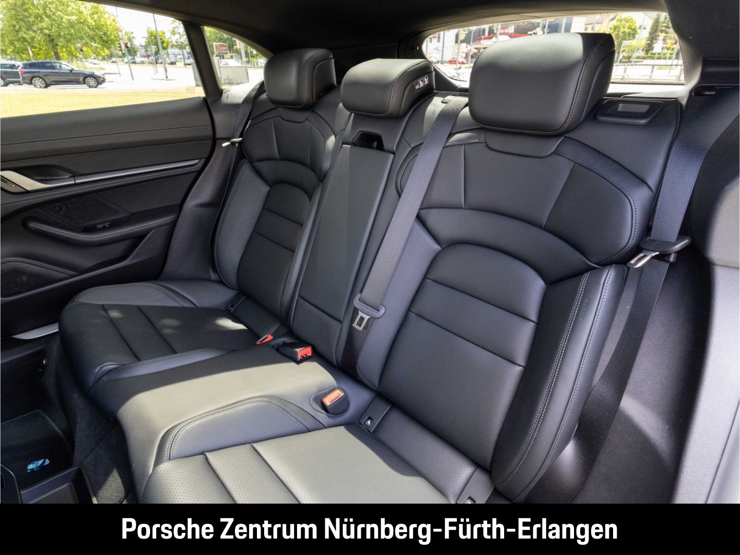 Porsche Taycan 4S Cross Turismo Achslenkung HD-Matrix In