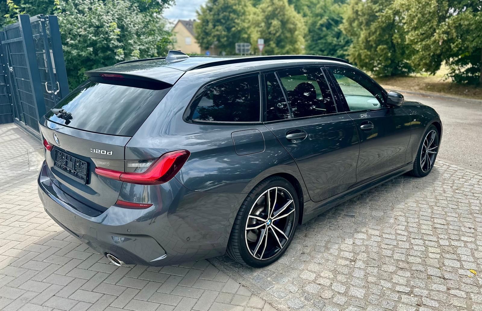 BMW 320 d Touring M Sport - Samsaru's Car Outlet