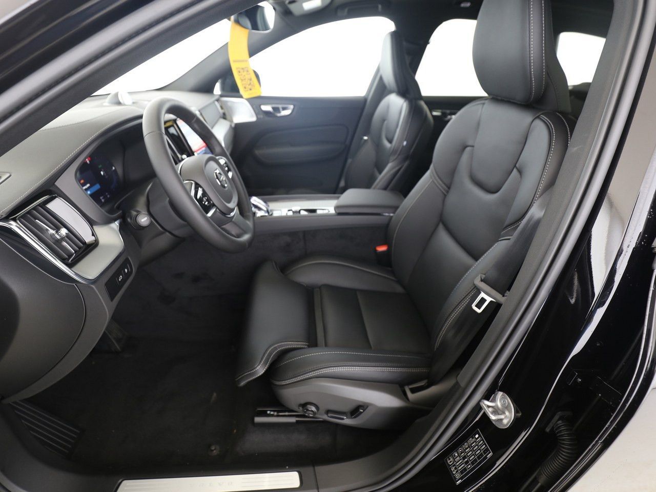 Volvo XC60 T6 AWD Black Edition Ultra AHK LUFT MASSAGE