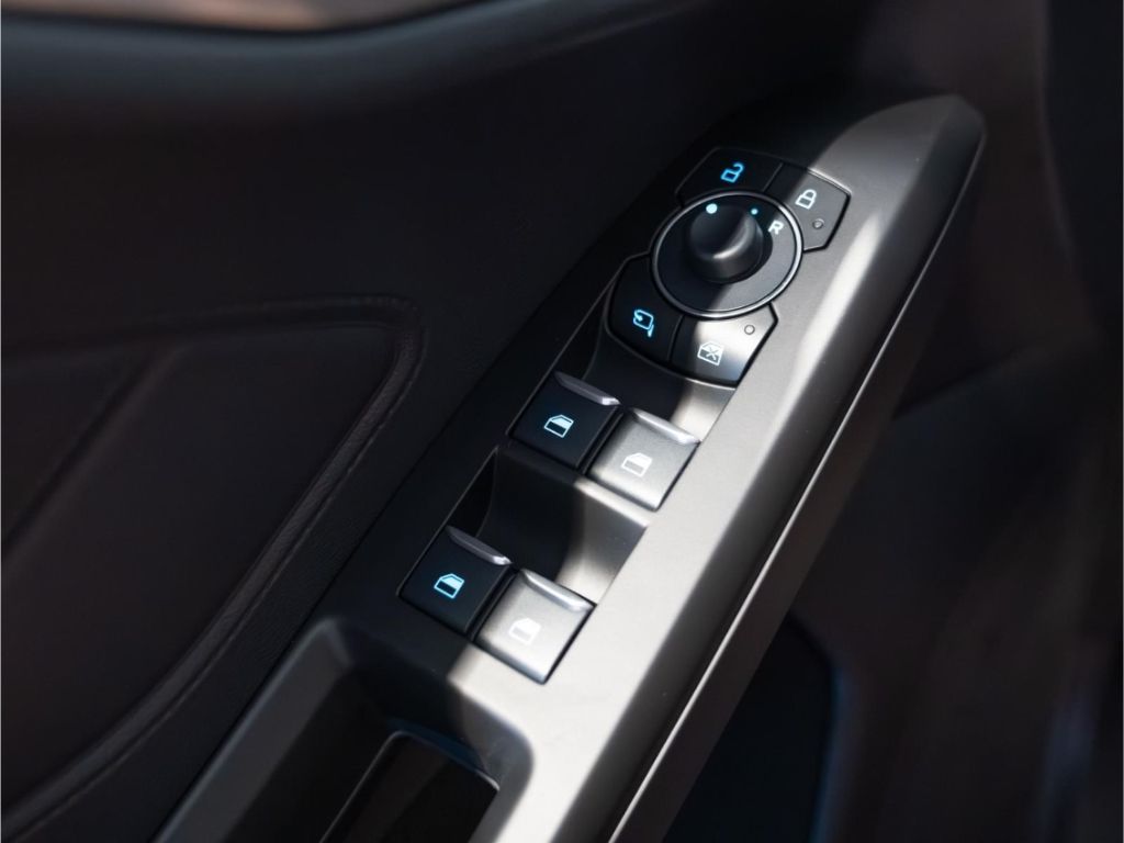 Ford Focus 1.0 MHEV Aut. Titanium X Matrix-LED Panora