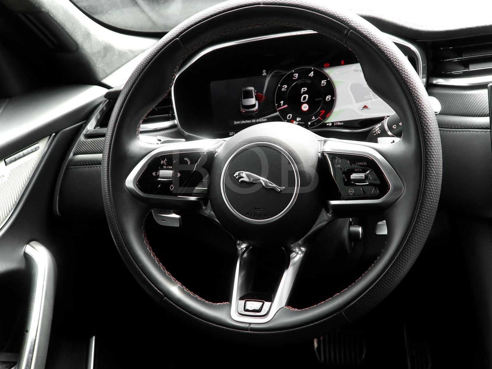 Jaguar F-Pace P550 SVR AWD