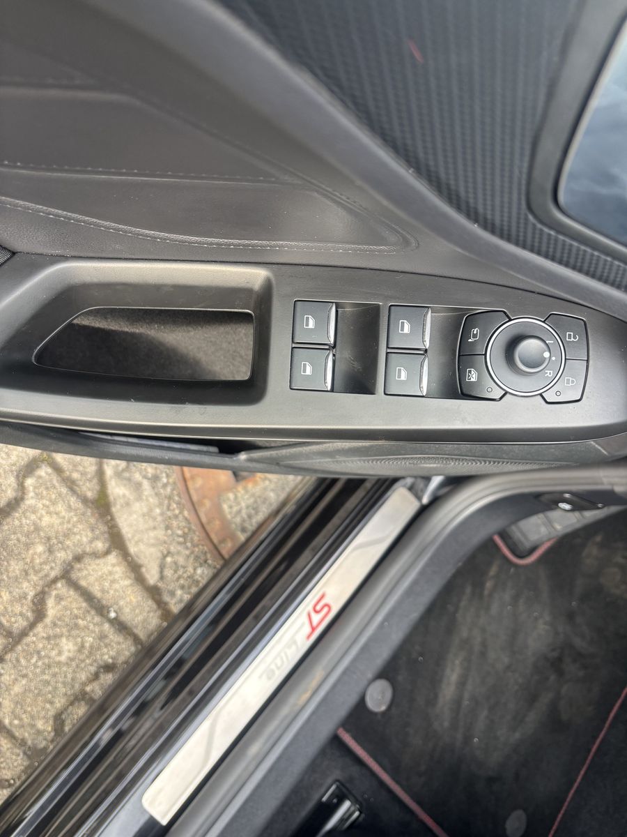 Ford Focus Turnier ST-Line X, ACC, LED; B&O, Apple Ca