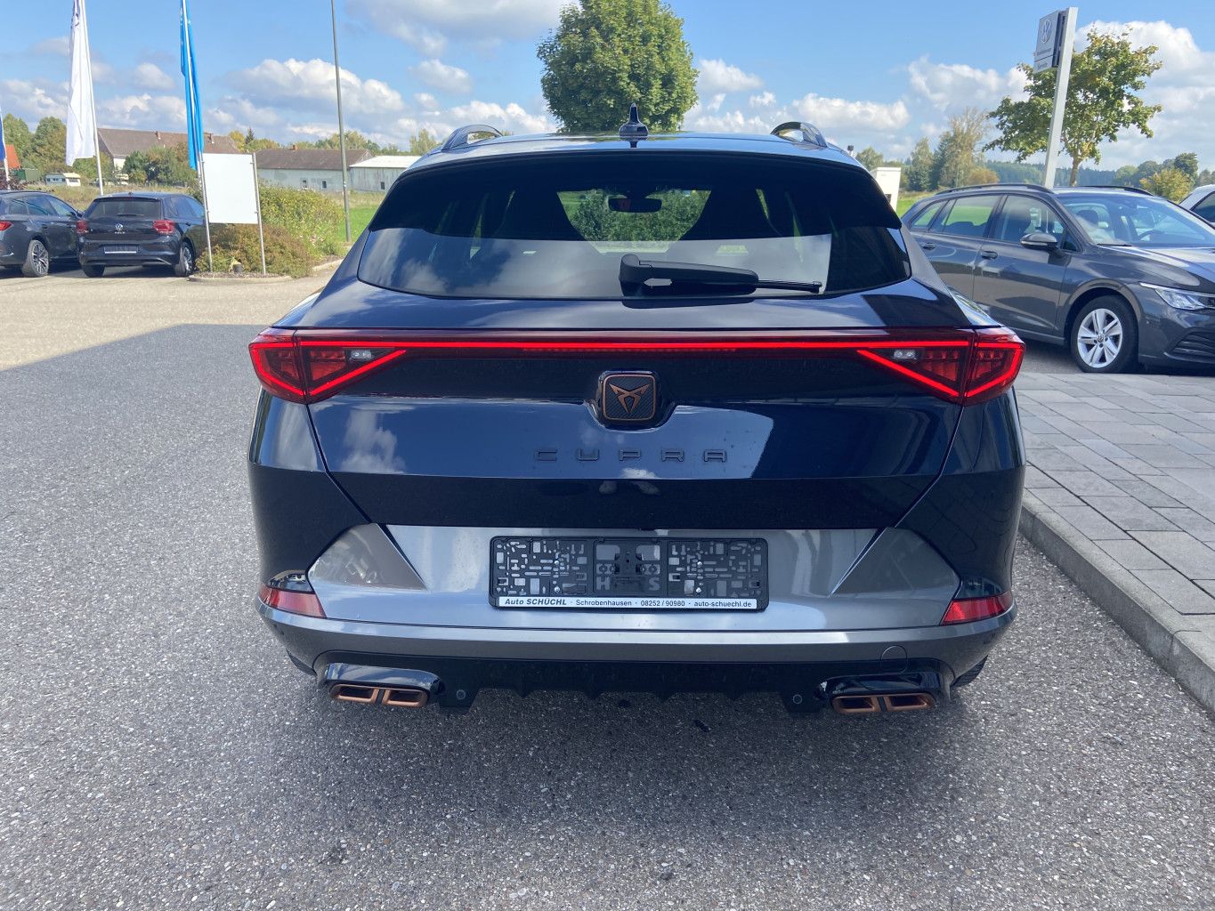 Cupra Formentor 1.4 TSI DSG AHK+PANORAMA+PAKET-XL+19"+