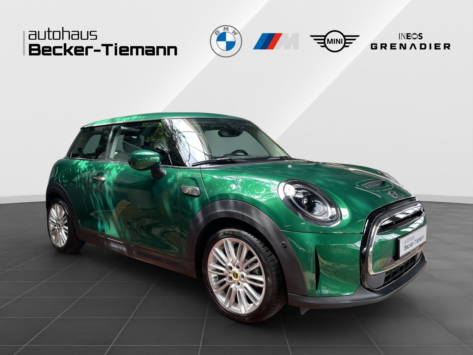 MINI Cooper SE Classic - Samsaru's Car Outlet