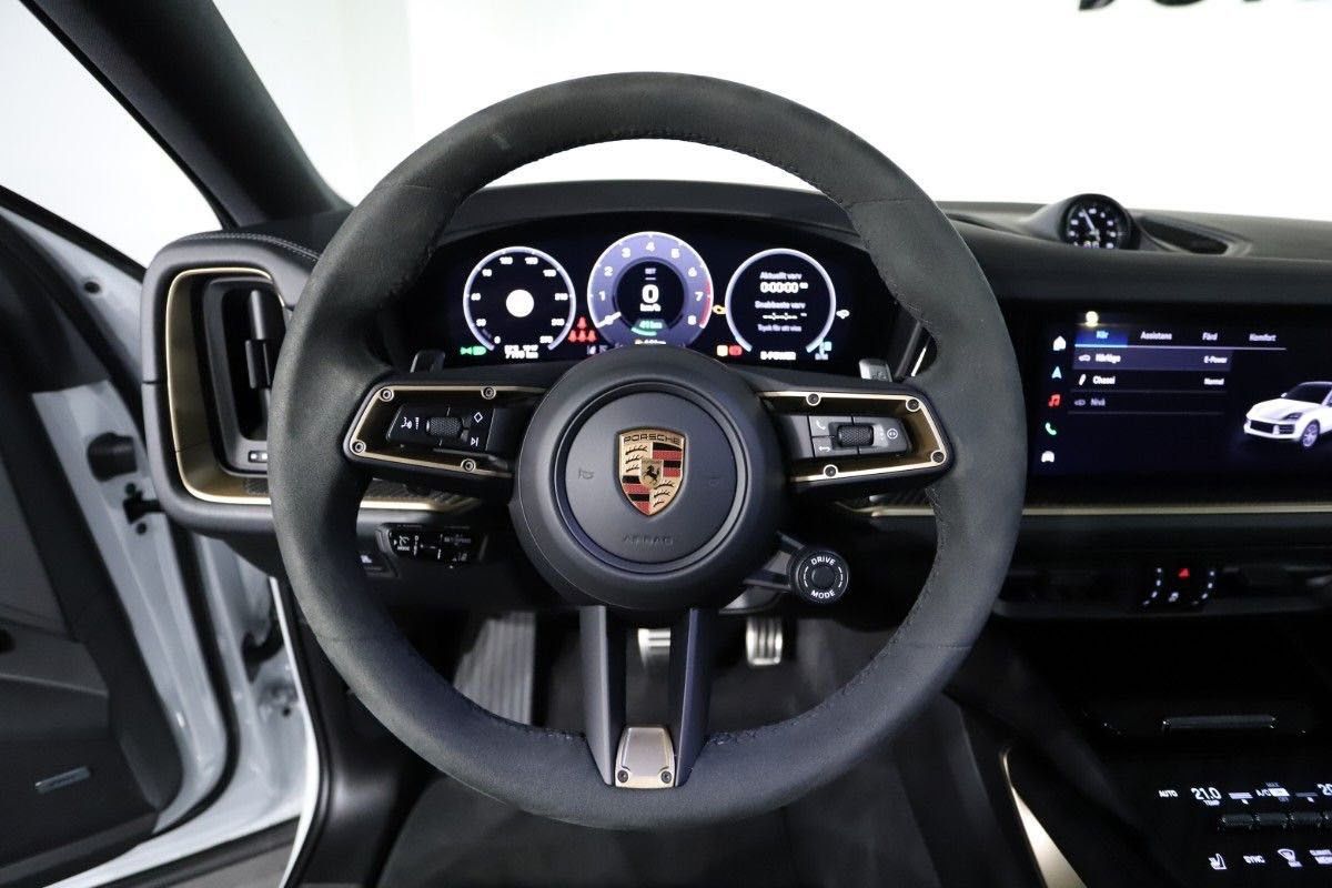 Porsche Cayenne Coupe E-Hybrid 470HP PASS-DISPLAY *VAT*