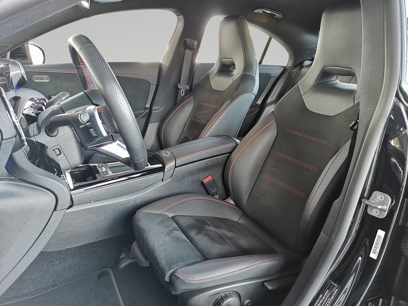 Mercedes-Benz CLA 200 Coupé AMG Line - Samsaru's Car Outlet