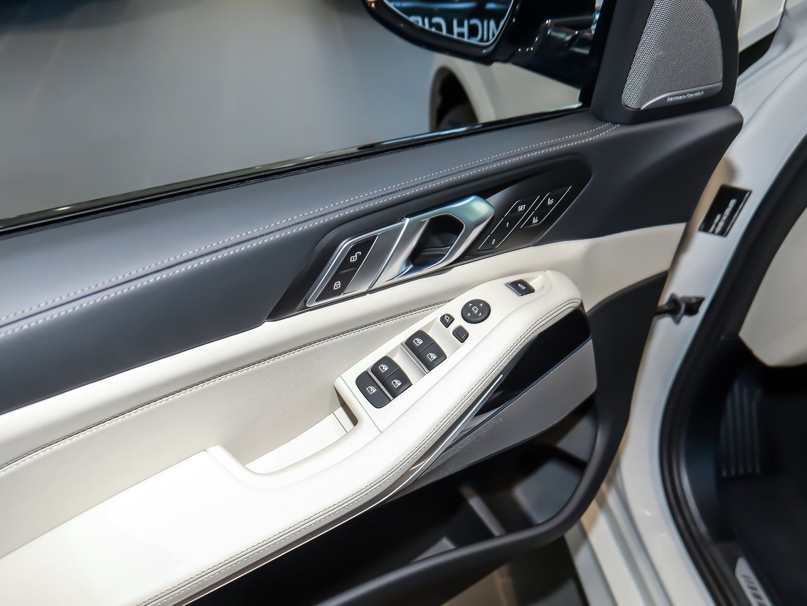 BMW X5 xDrive40d MSportPro PANO HUD AHK DAPro Massag