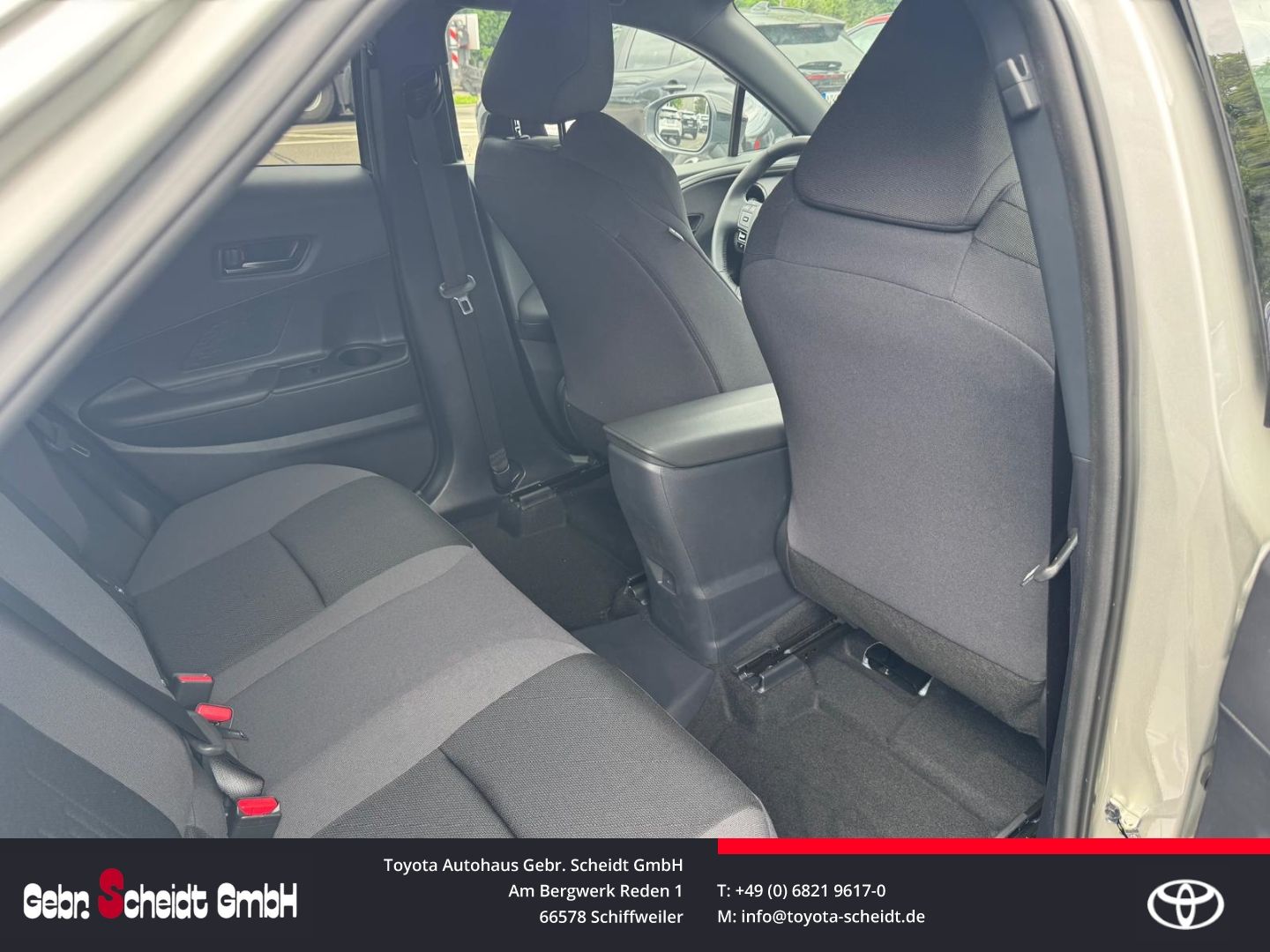 Toyota C-HR Plug-In Hybrid FWD Team D  Elektr. Heckkl L