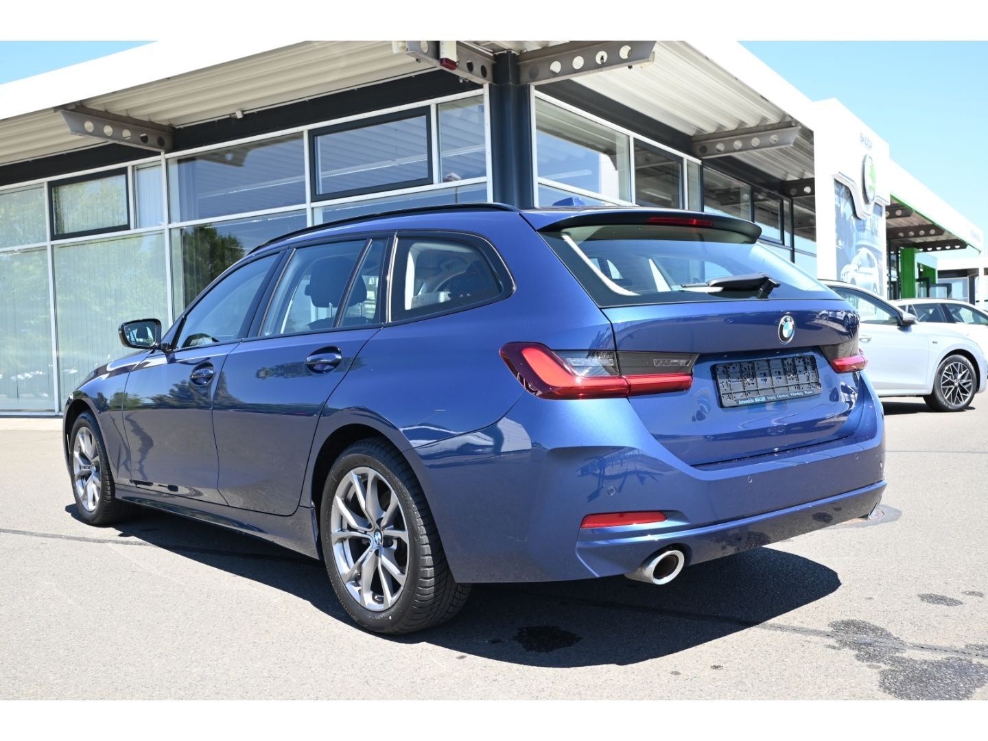 BMW 320 d xDrive Touring MHyb - Samsaru's Car Outlet