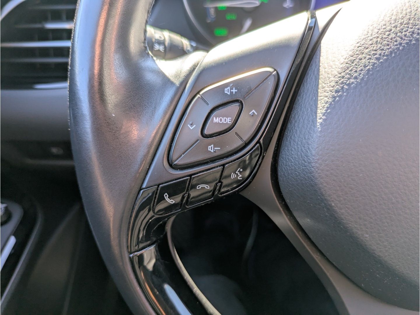 Toyota C-HR Style Selection - Samsaru's Car Outlet