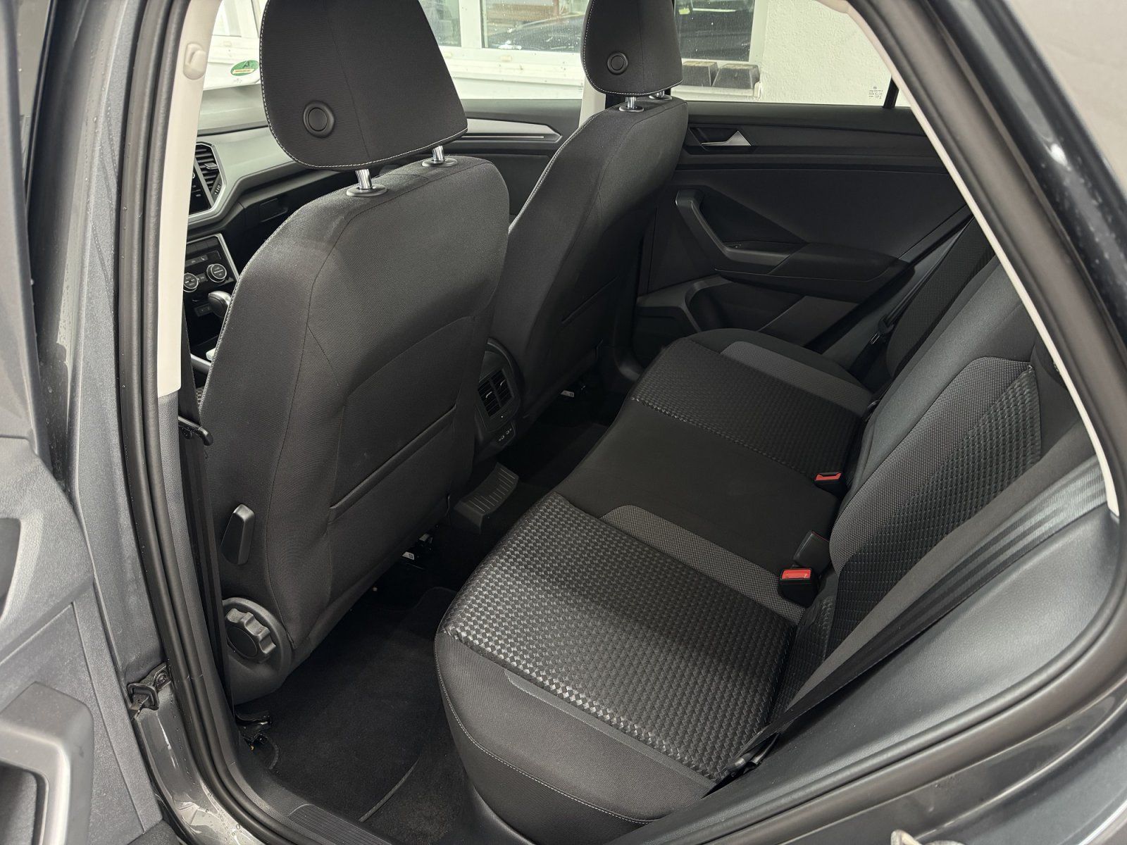 Volkswagen T-Roc 1.5 TSI DSG Active - Samsaru's Car Outlet
