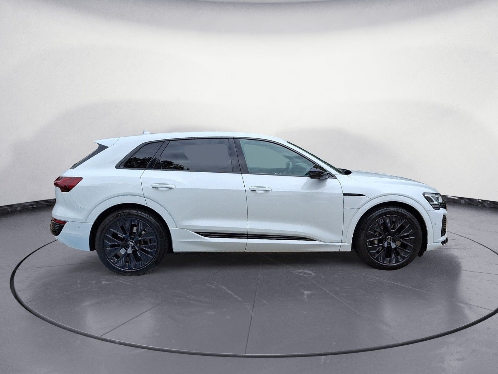 Audi Q8 S line 55 e-tron quattro
