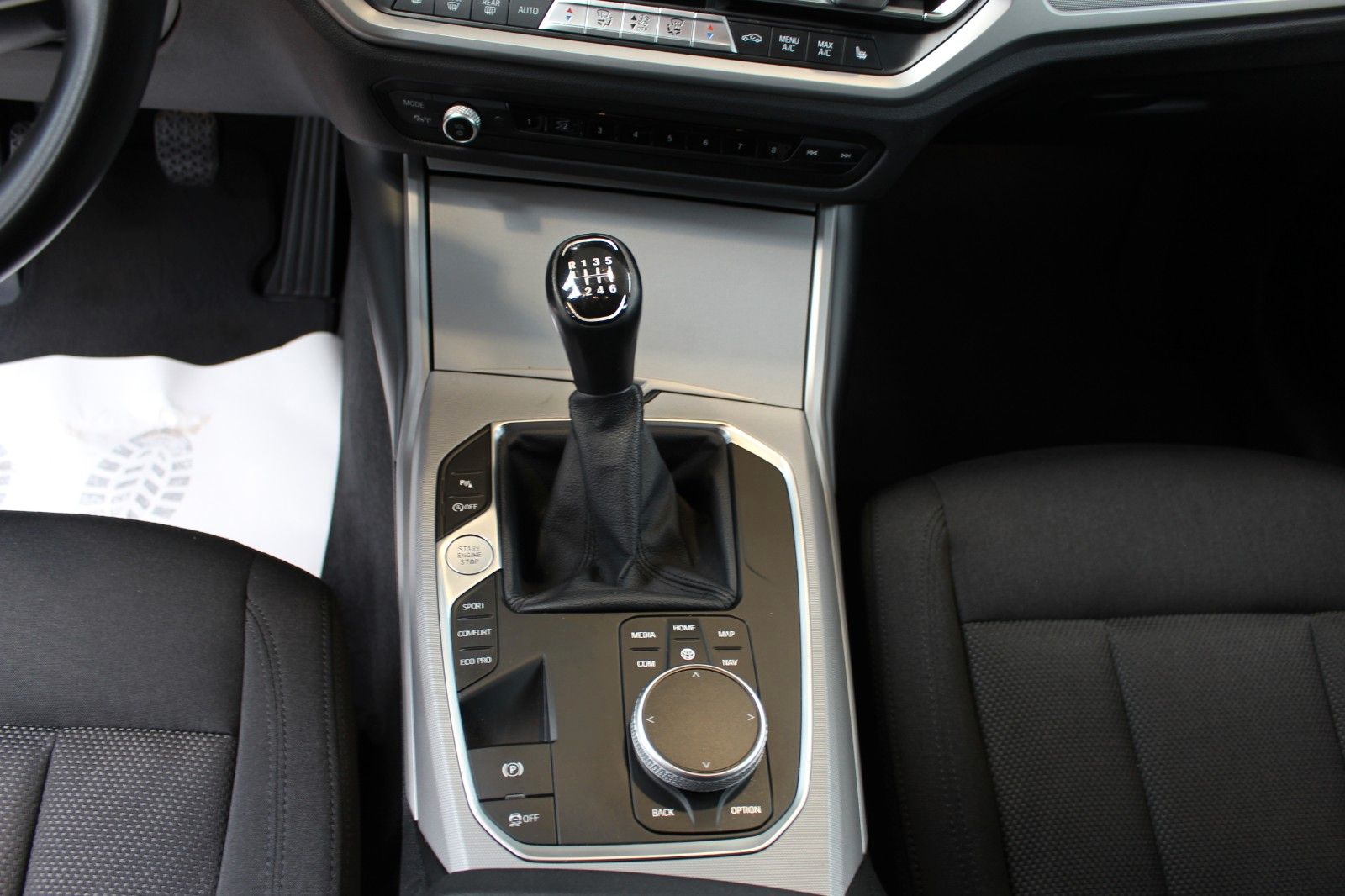 BMW 318d Touring Advantage - Samsaru's Car Outlet