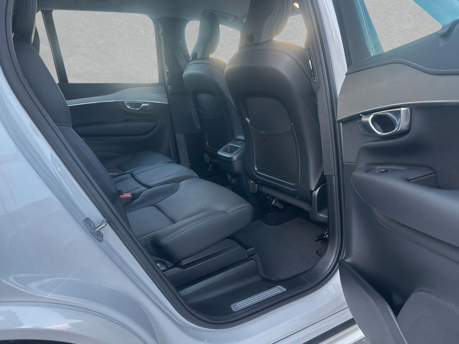 Volvo XC90 B5 AWD Mild-Hybrid Plus Bright 7-Sitzer AHK