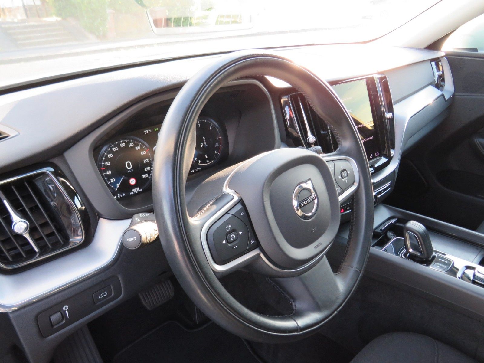 Volvo XC60 Momentum Pro AWD *PANO *AHK *KAMERA