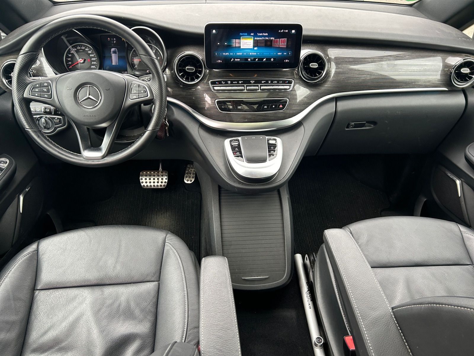 Mercedes-Benz V300d V-Klasse 4MATIC - Samsaru's Car Outlet