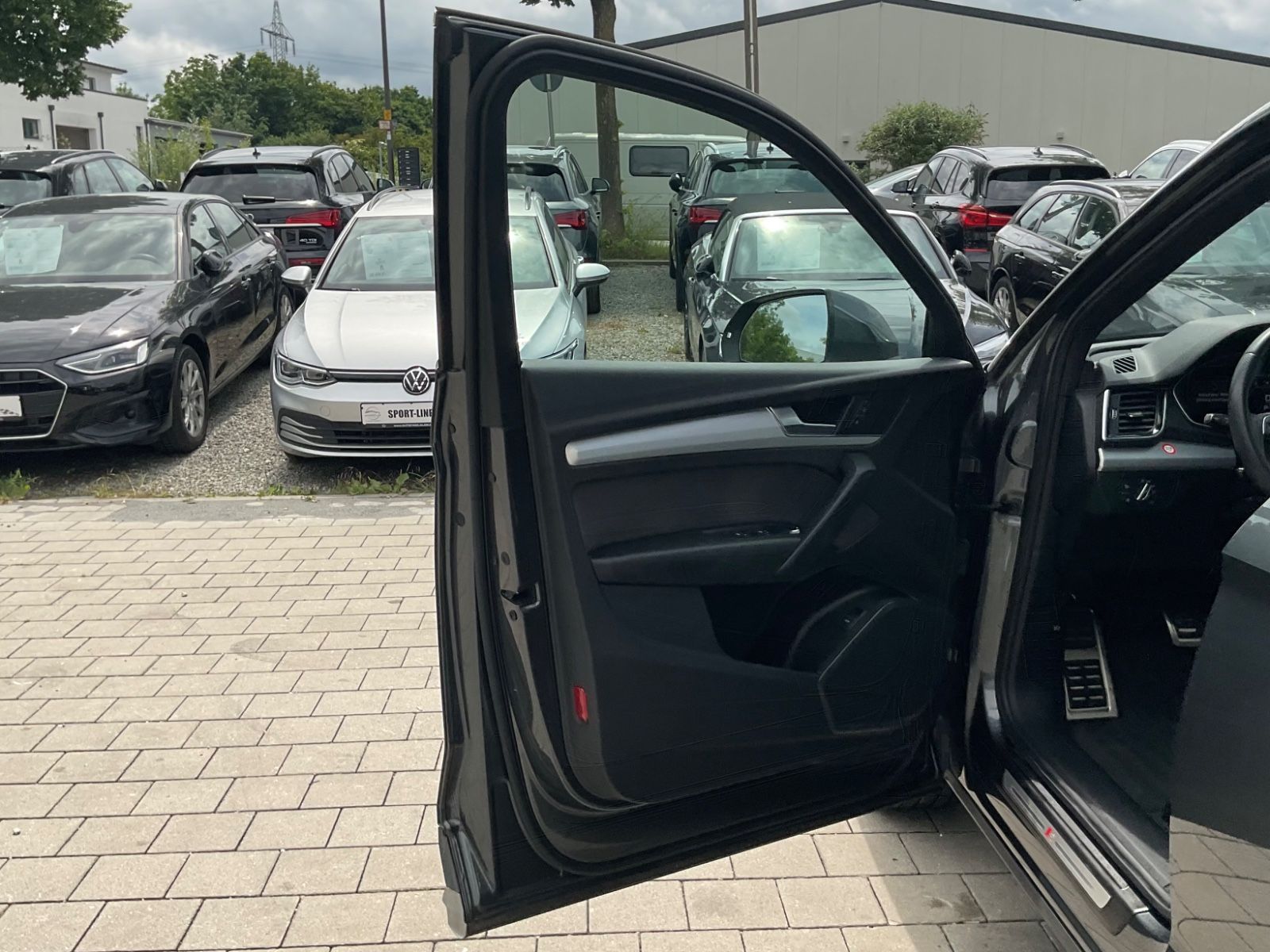 Audi Q5 40 TDI quattro S line - Samsaru's Car Outlet