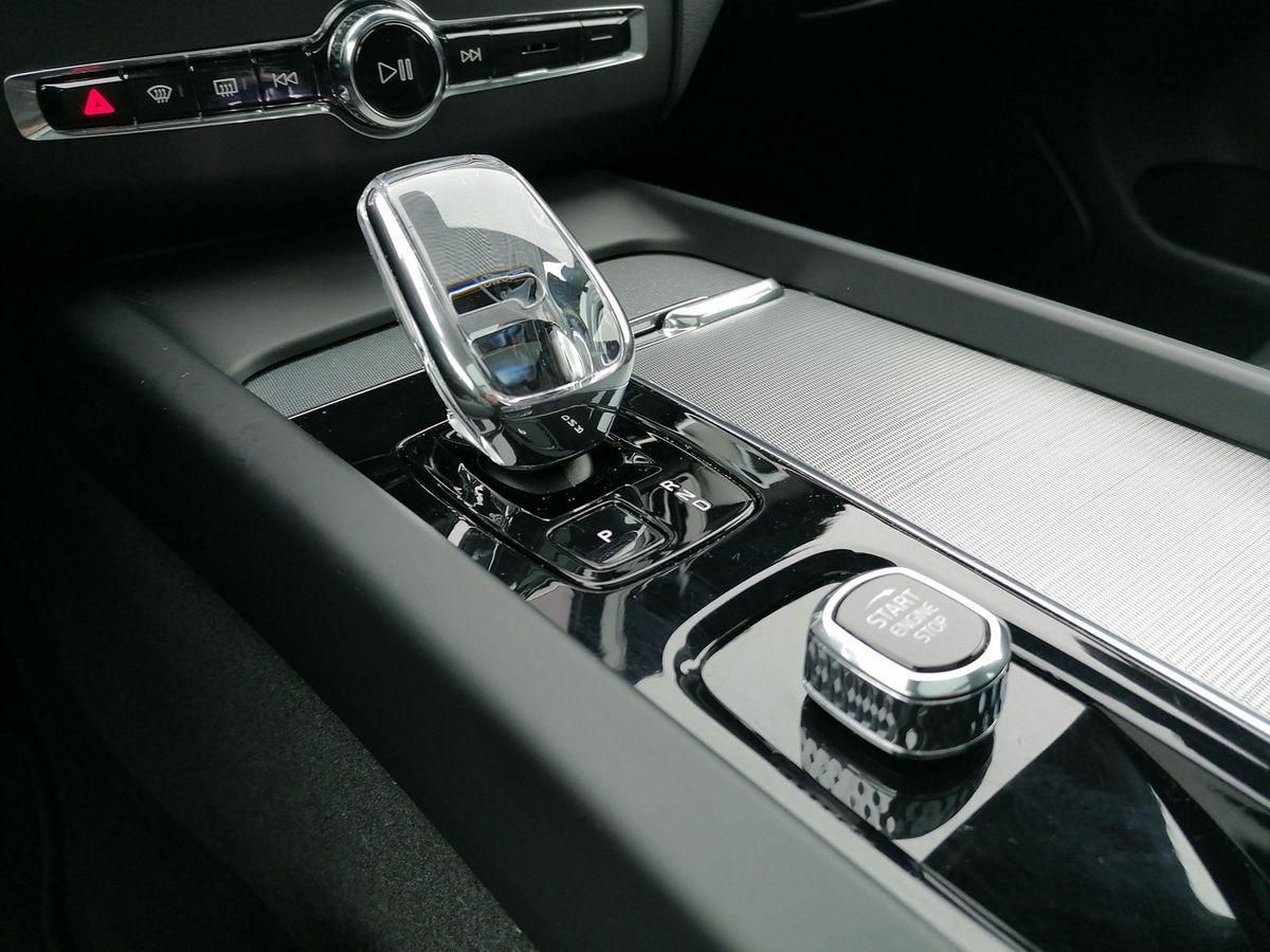 Volvo XC60 B4 AWD Plus Dark ACC BLIS H/K PANO STDHZ