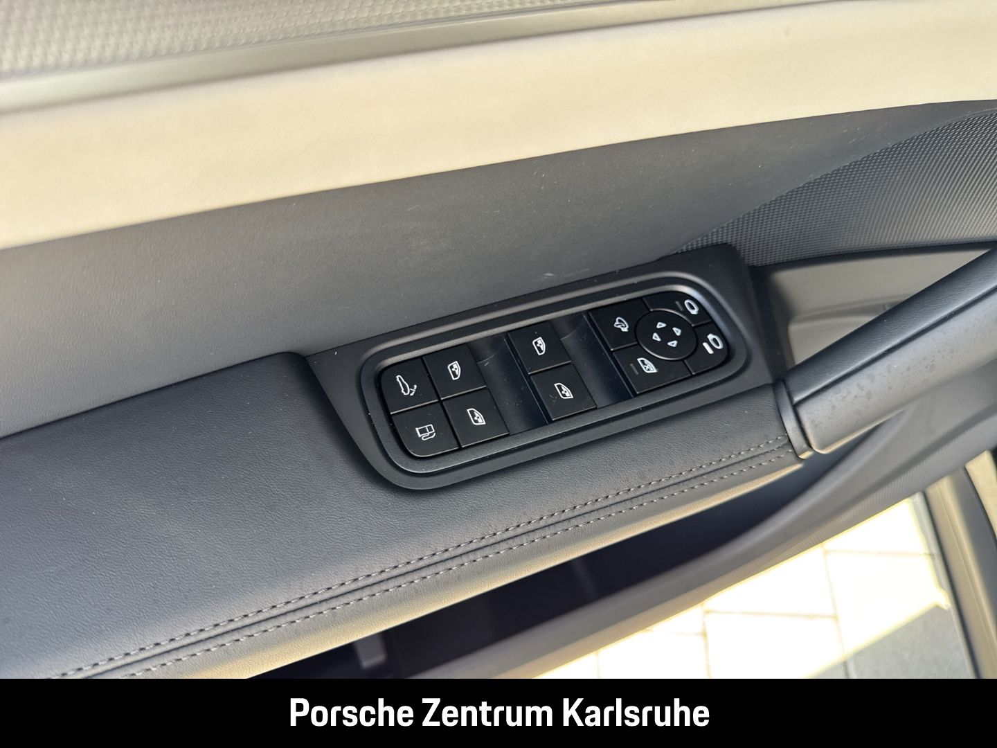 Porsche Cayenne E-Hybrid BOSE Panoramadach InnoDrive
