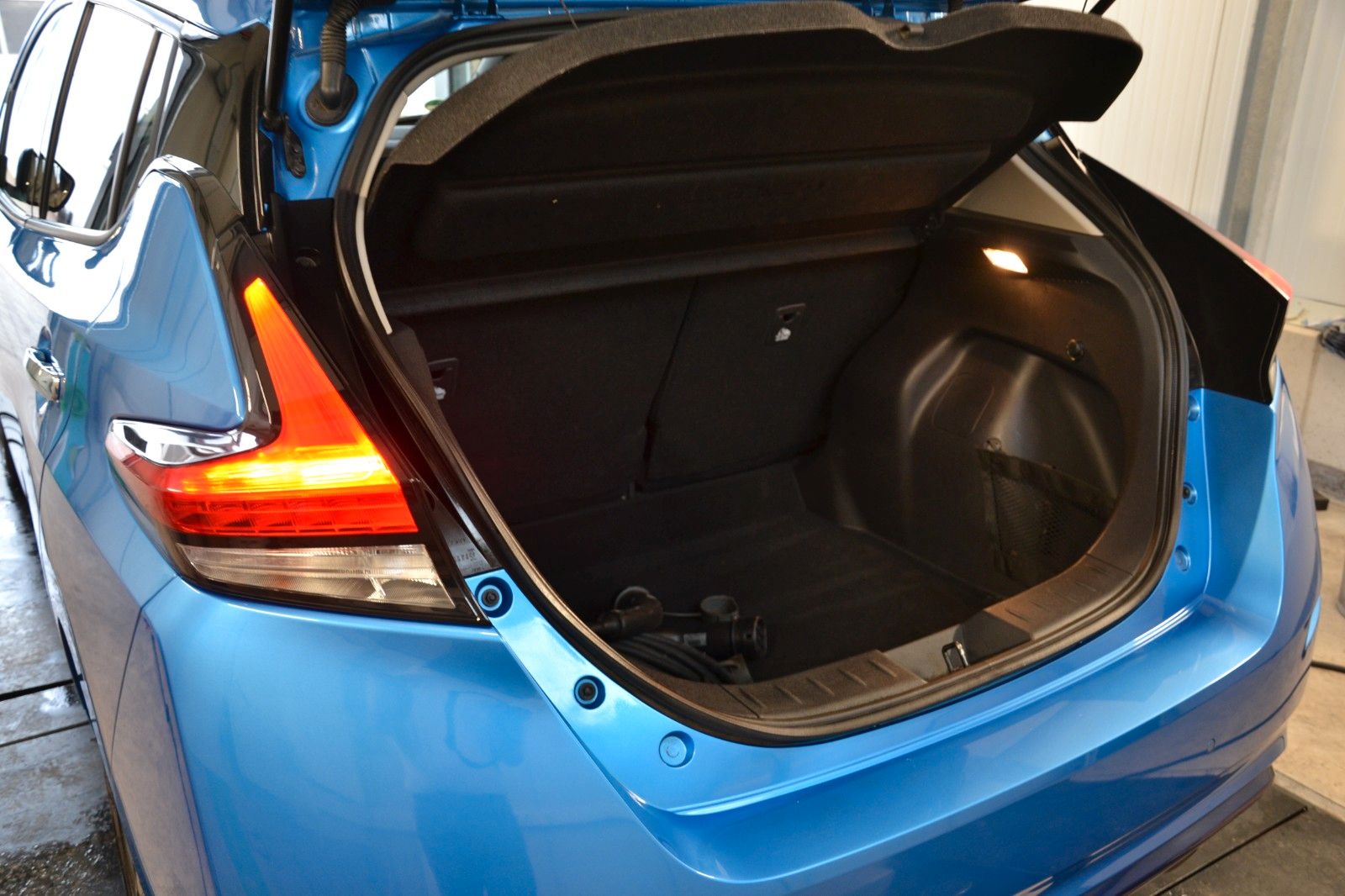 Nissan Leaf N-Connecta 40kW/h - Samsaru's Car Outlet