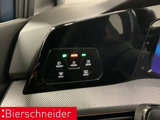 Volkswagen Golf 8 1.5 TSI DSG GTE Black AHK MATRIX PANO HuD