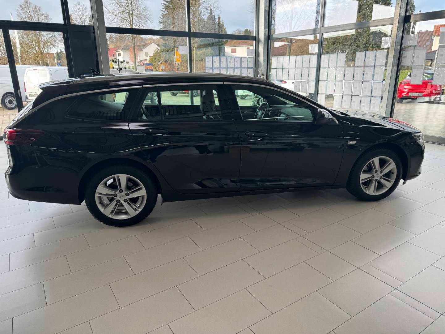 Opel Insignia ST 2.0D(128)AT8 Elegance - Samsaru's Car Outlet