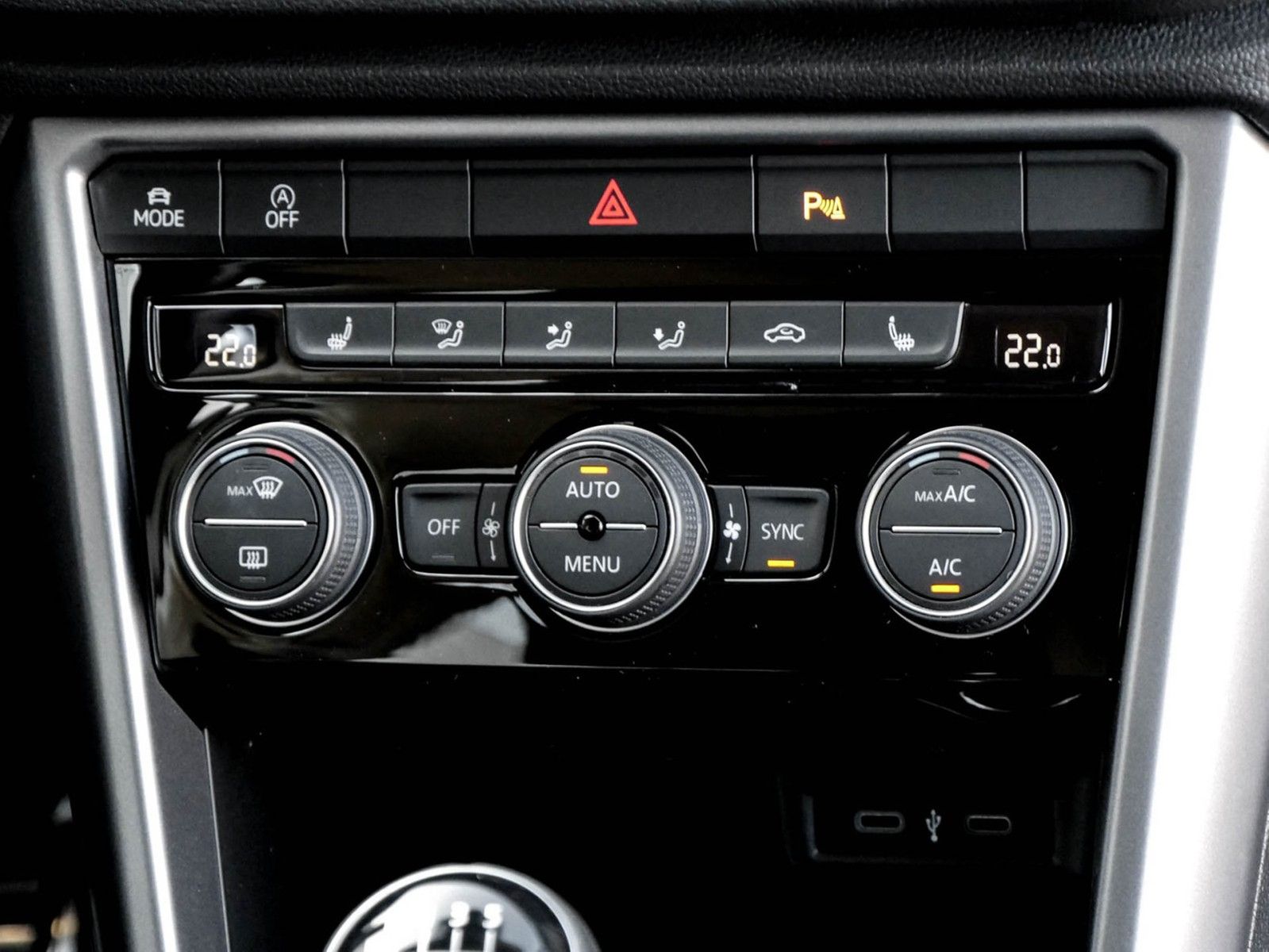 Volkswagen T-Roc ACTIVE 1.0 TSI - Samsaru's Car Outlet