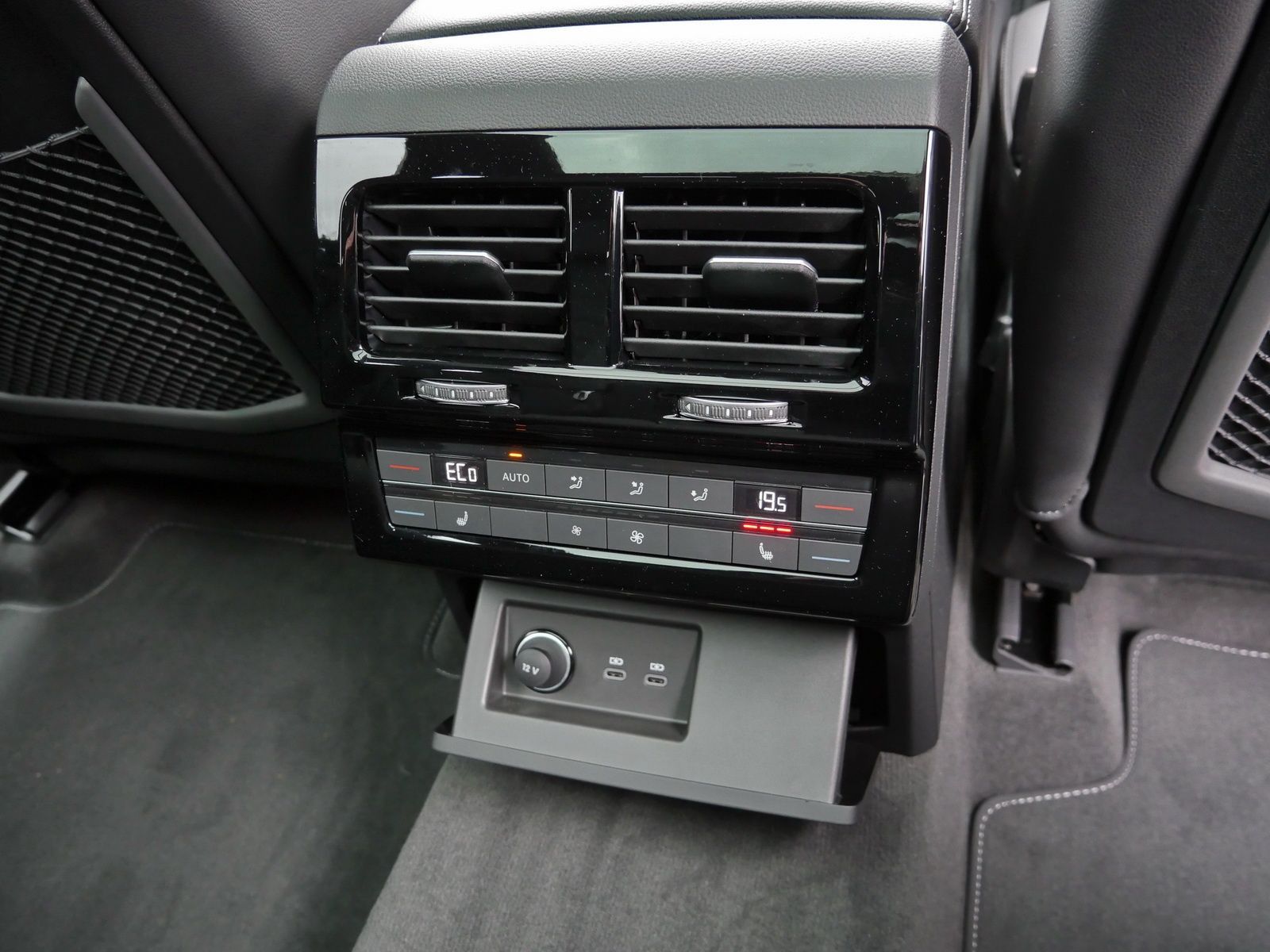 Volkswagen Touareg R-Line Final Edition V6 |AHK|PANO|STAND|
