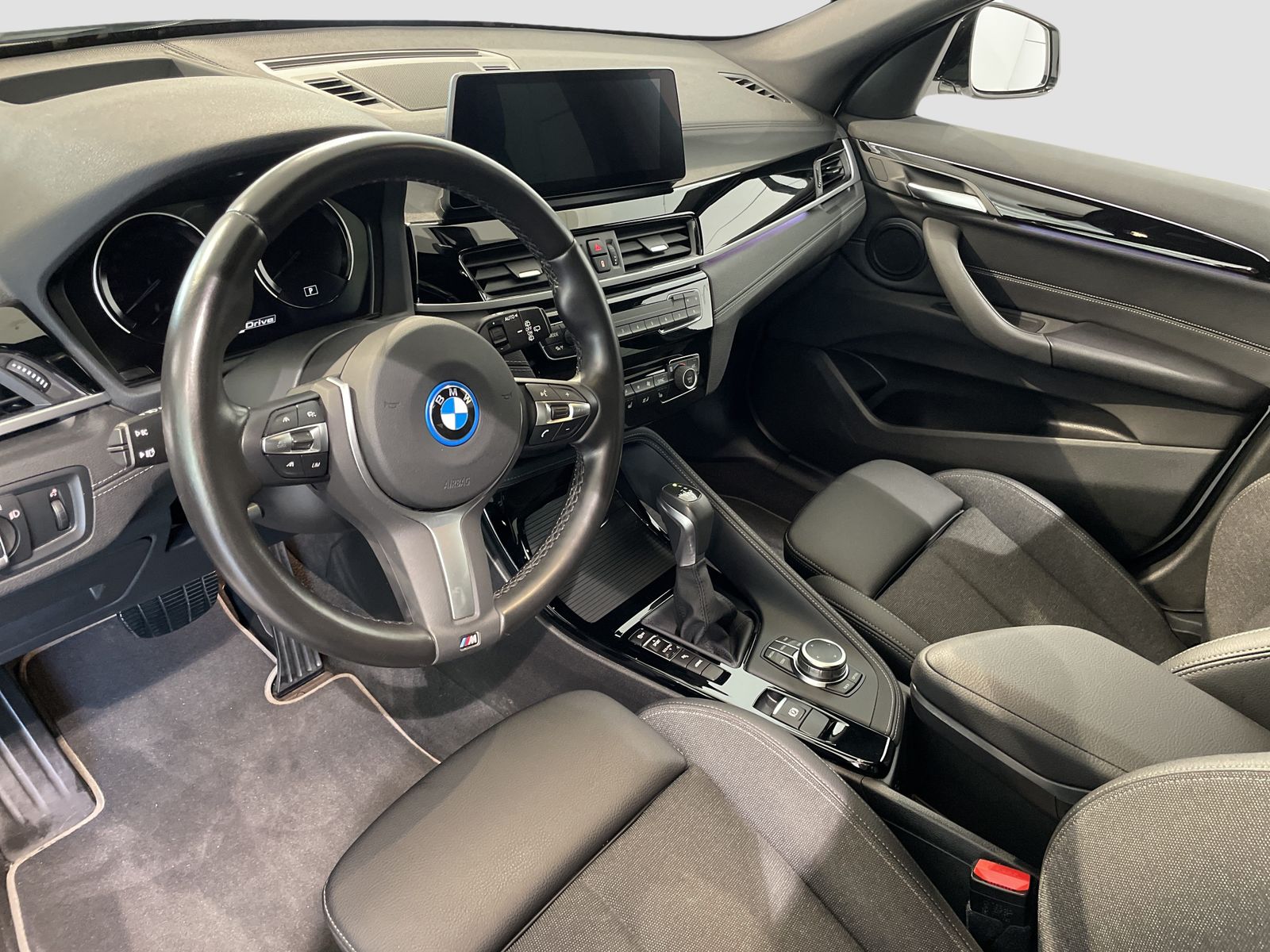 BMW X1 xDrive25e Sport Line - Samsaru's Car Outlet