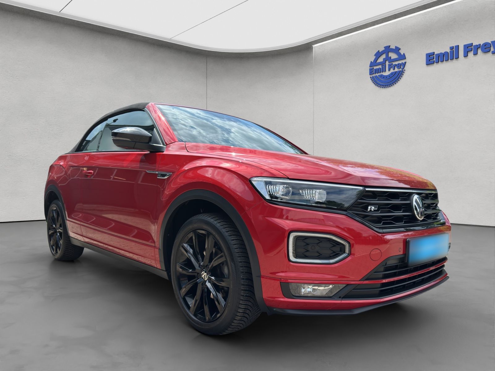 Volkswagen T-Roc 1.5 TSI DSG R-Line - Samsaru's Car Outlet